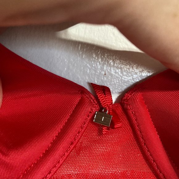 TOMMY HILFIGER Invisible Lift Convertible Bra Red Womens 36 B - Picture 7 of 15